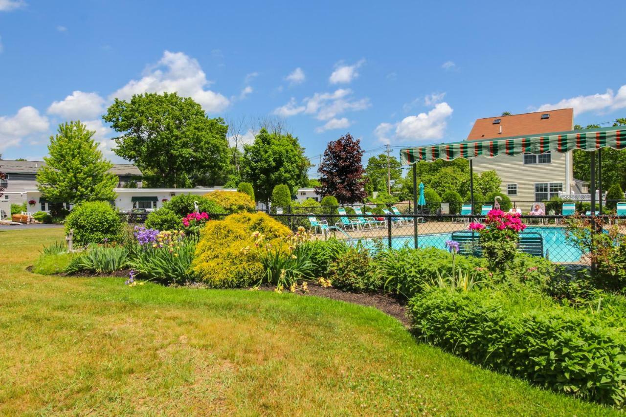 The Holiday House Condominiums Уелс Екстериор снимка